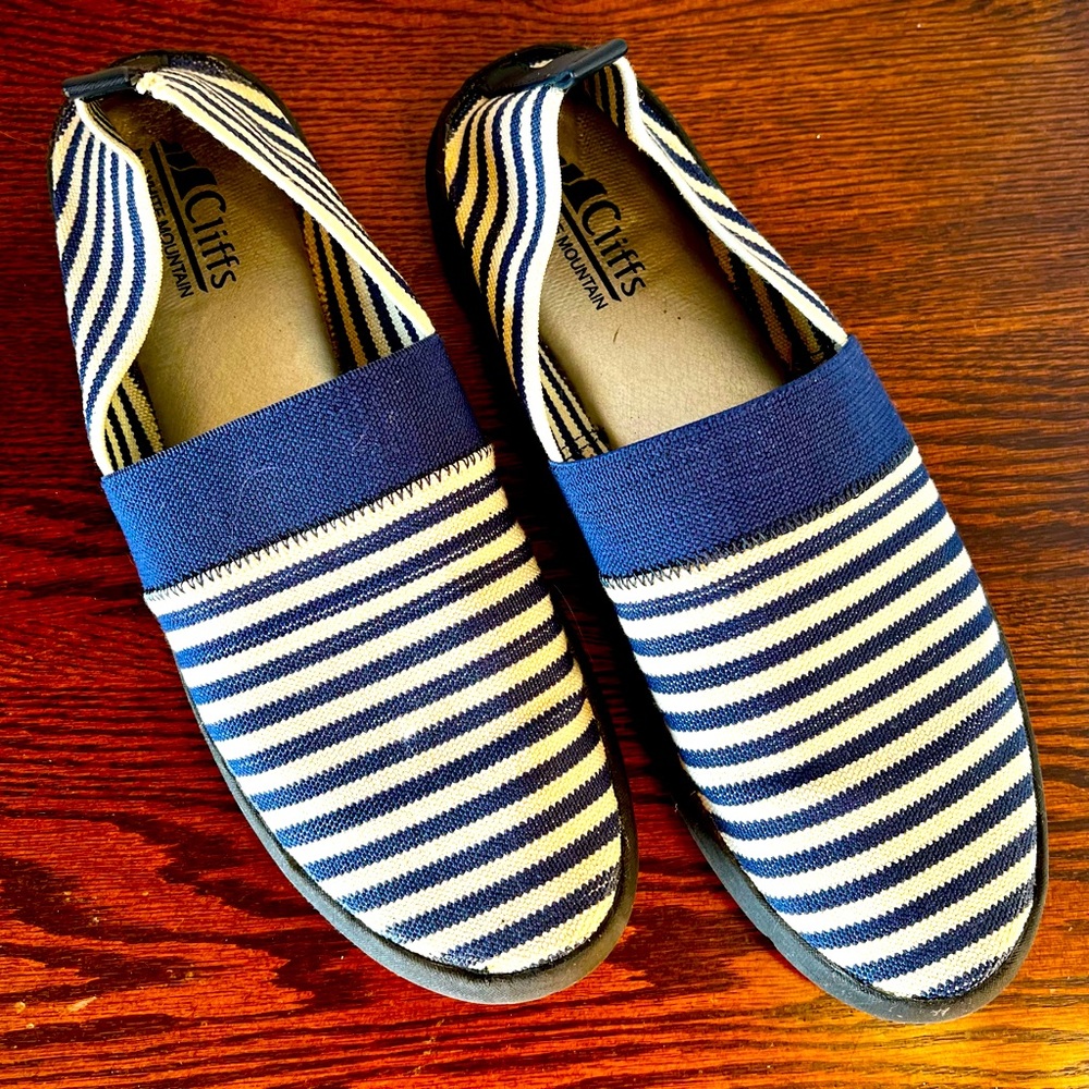 CLIFFS WHITE MOUNTAIN TIPTON SLIP ON FLATS